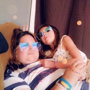 Meet your Posher, Kendra